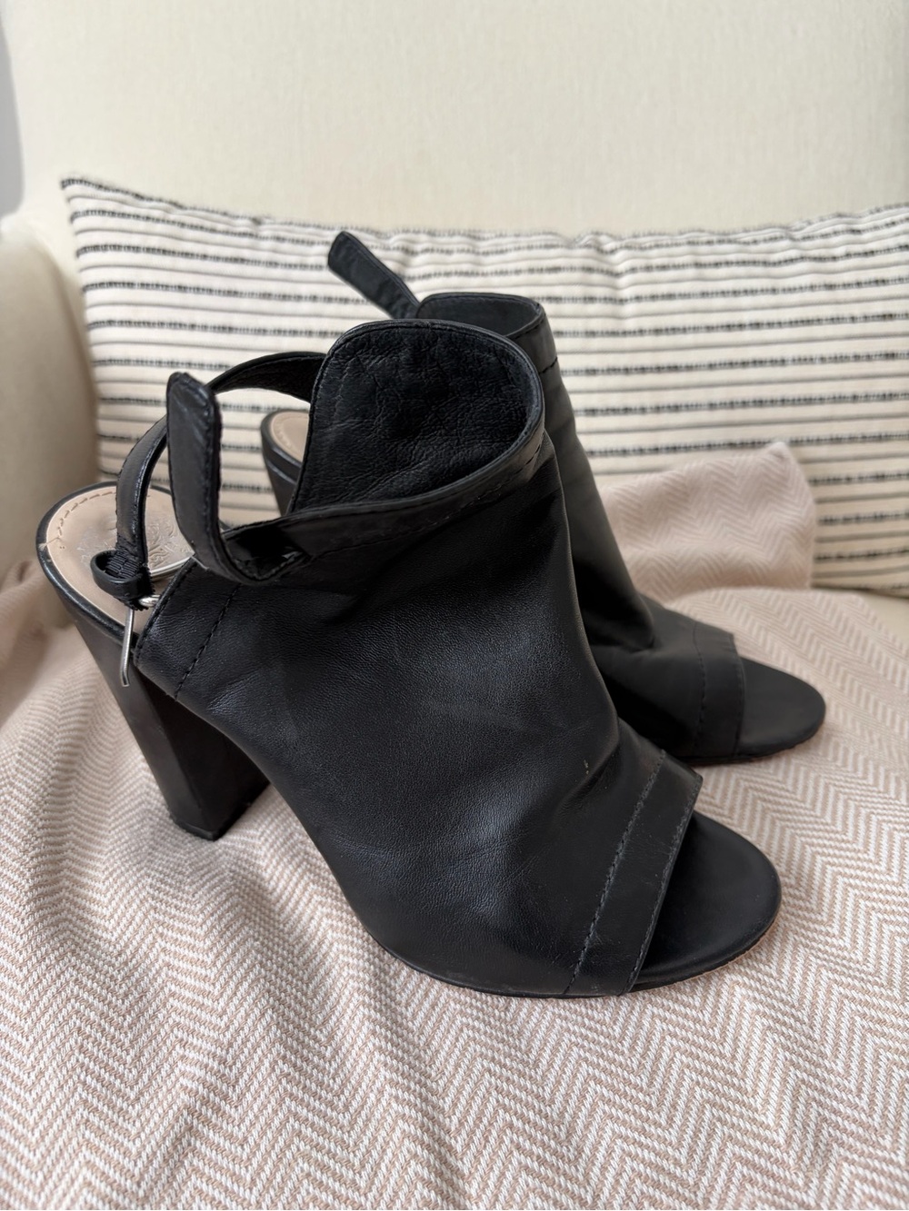 Vince Camuto Black Open-Toe Block Heel Sandals